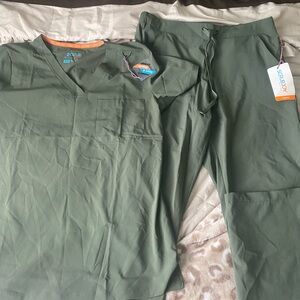 Scrub Joy set in Olive Green